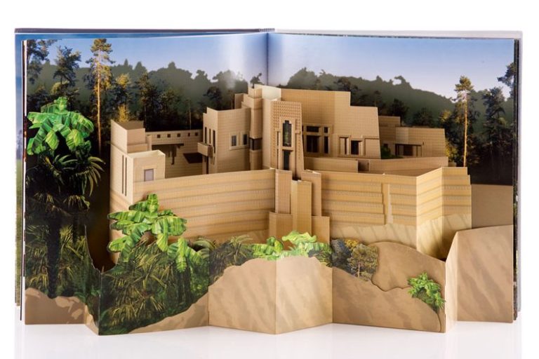 Pop up von Frank LLoyd Wrights Ennis House mit vielen Ebenen
