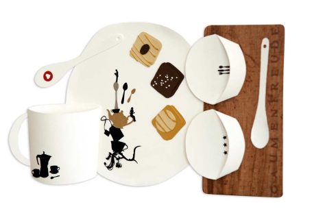 Papierkunst Küchengeschirr mit Kaffeetasse, Tellern und Messbechern in minimalistischen Design.